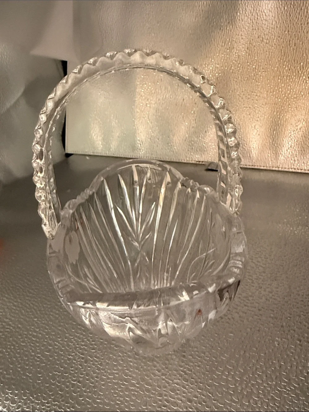 Vintage stunning Princess House Heritage Romance Collection Glass Basket